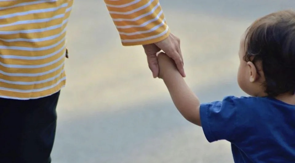 1 大陸一名父親因為姓「死」，為孩子取名時感到非常尷尬。.jpg