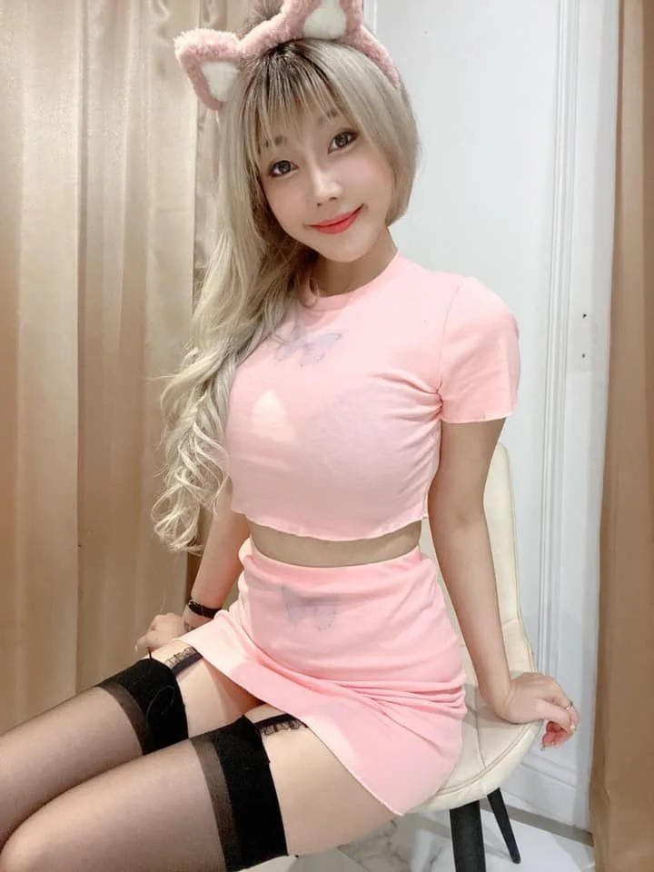 3 張嘻嘻身高161公分，三圍32F、25、35。.jpg