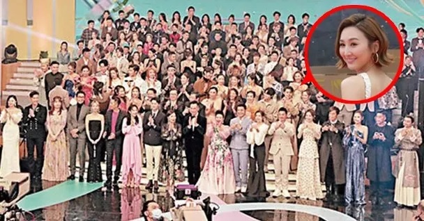 3 喺節目巡禮上，高Ling（紅圈）只企第三排！.jpg