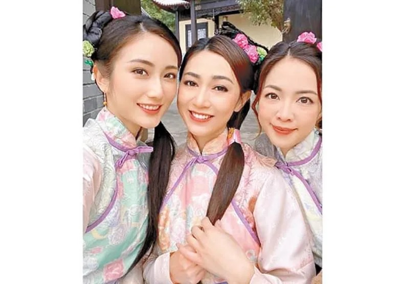 蔡嘉欣（左起）、黃嘉雯及彭慧中化身靚丫鬟。.jpg
