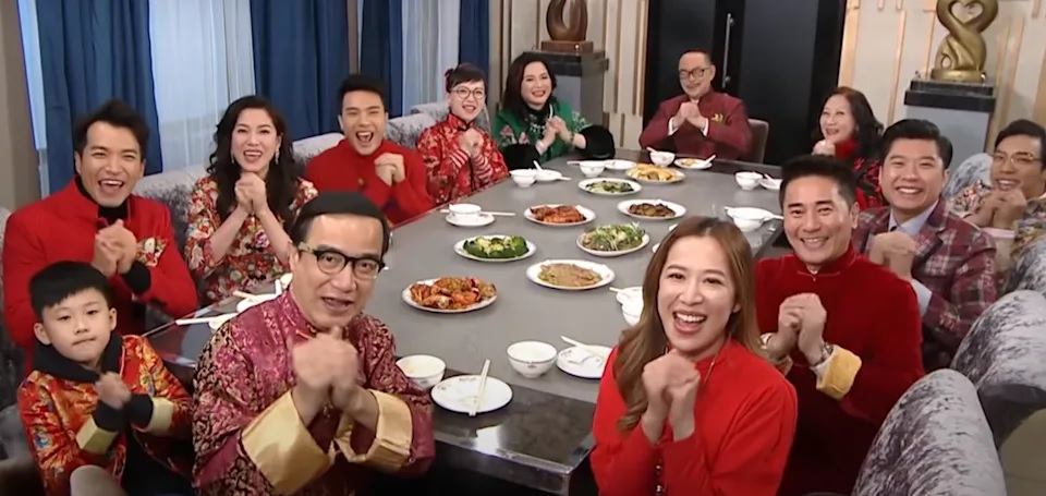 3 農曆新年習俗宜忌3）年三十晚吃團年飯.jpg