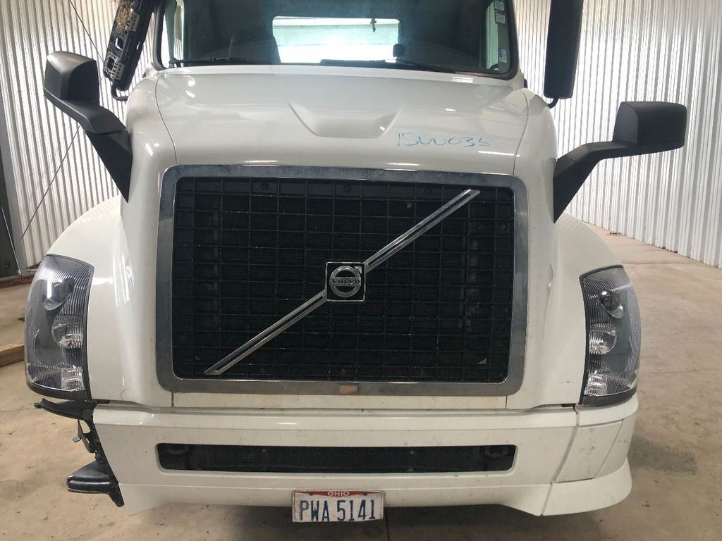 2015-Volvo-VNL-Hoods-fstERt8S0TlR_f.jpg