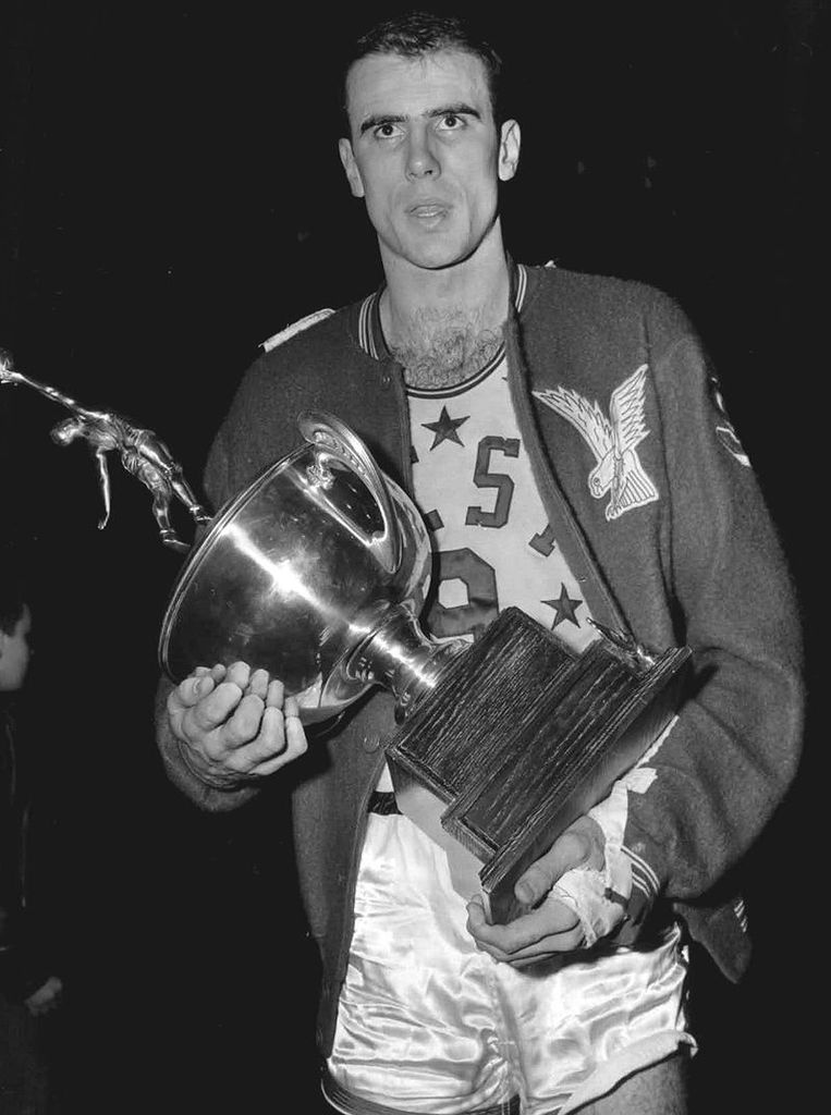 5_1958_Bob Petit.jpeg