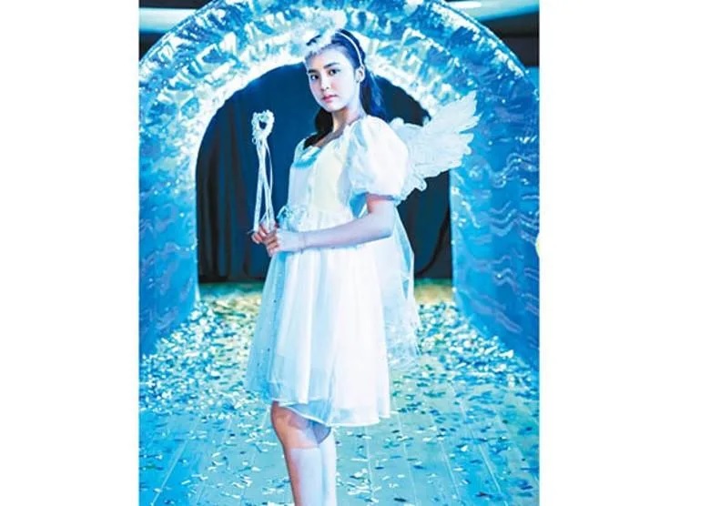 2 姚焯菲的天使造型夠晒清純。.jpg