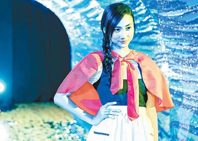 3 鍾柔美扮小紅帽。.jpg