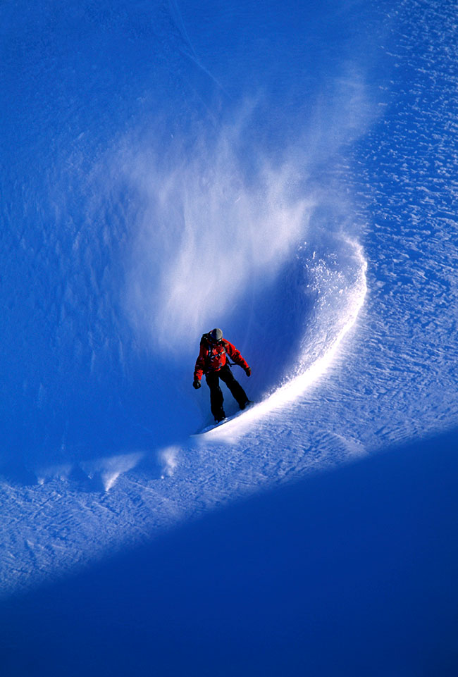 Corey-Rich-Ski-Photography-vert-snowboarder-carving.jpg
