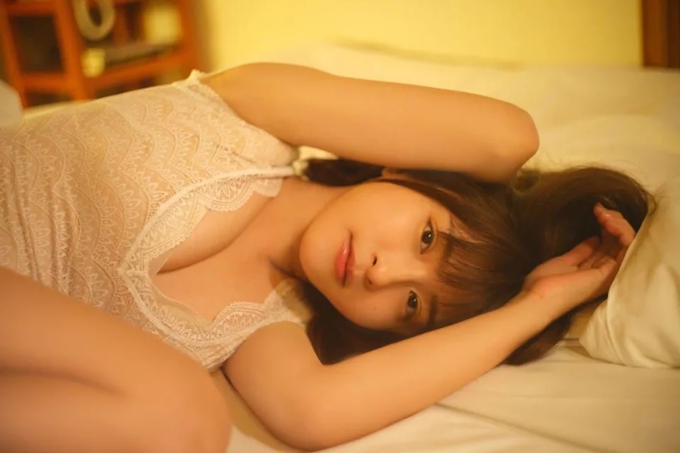 1 峮峮泡湯裸拍寫真集。.jpg