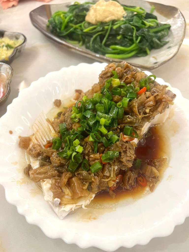 1梅菜蒸鯇魚.jpg