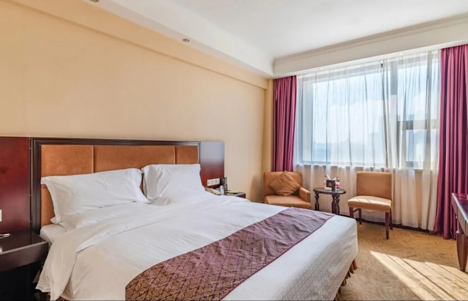 內地未婚夫婦入住長沙四星酒店 半夜驚見陌生男子站床尾！.jpg