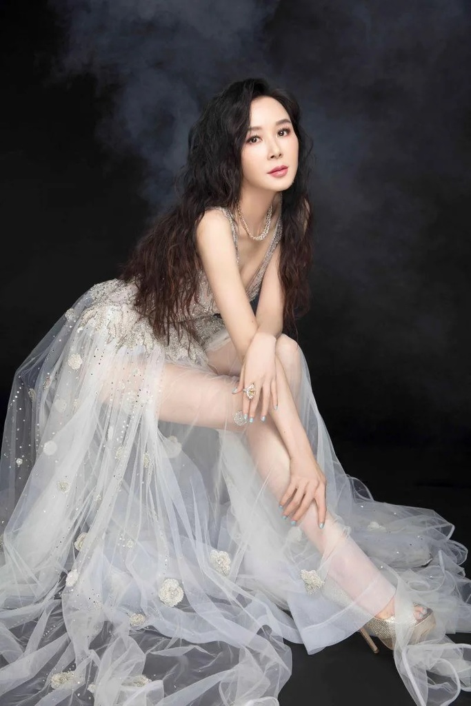 2 蕭薔回應對婚姻的看法。（圖／珍世美學慈善基金會提供）.jpg