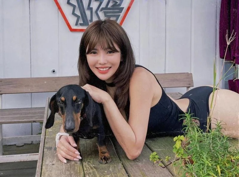 1 壯壯因扁桃腺發炎，拍攝寫真集無預警喊卡！（圖／翻攝壯壯IG）.jpg.jpg