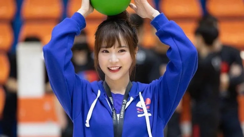 1 「最正球經」孟潔大方送福利，粉色比基尼的照片，擠進萬人爭相朝聖。（圖／孟潔IG）.jpg.jpg