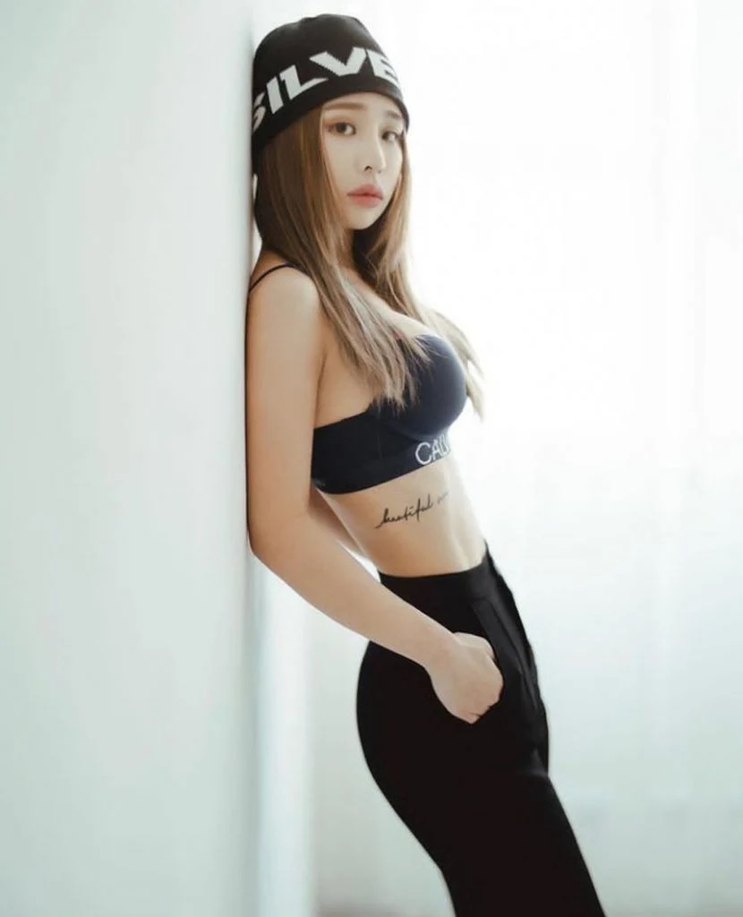 11 Icy在社交網不時展示自己結實的腹肌。.jpg