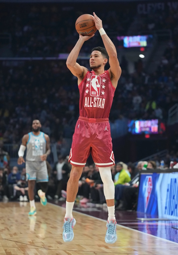 Devin Booker_Nike Zoom Kobe 5 PE.jpg
