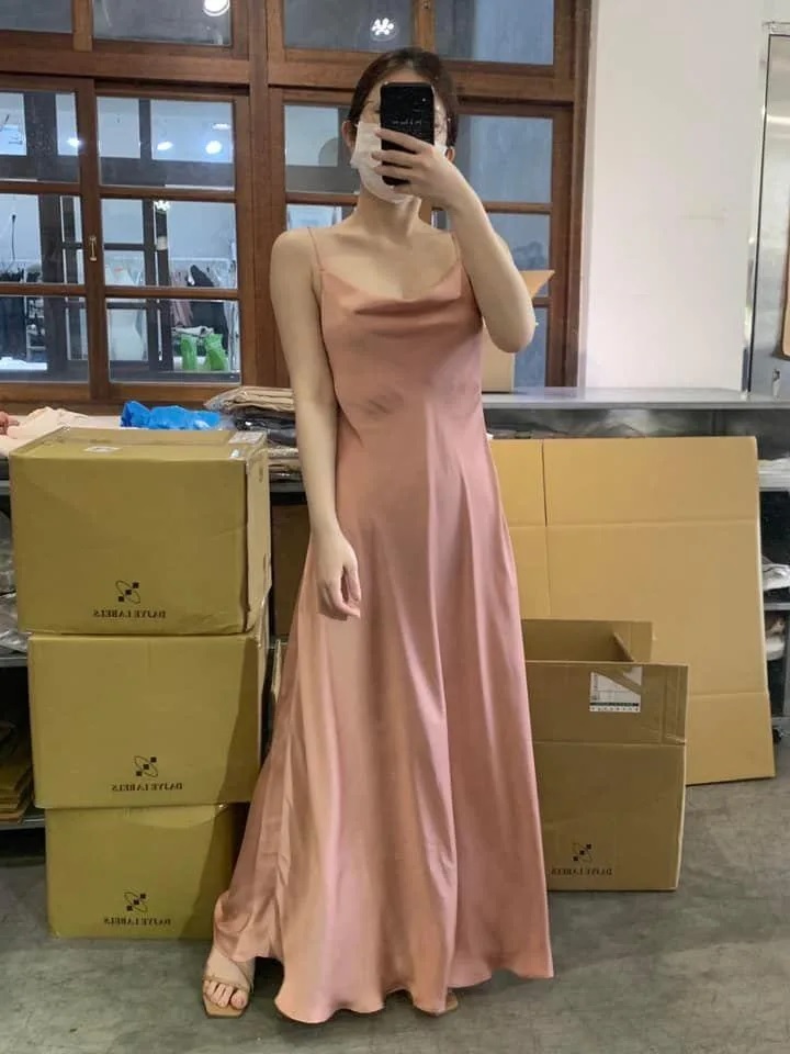 4 鄭家純新衣正面，疑似沒有穿內衣。（圖／鄭家純臉IG）.jpg