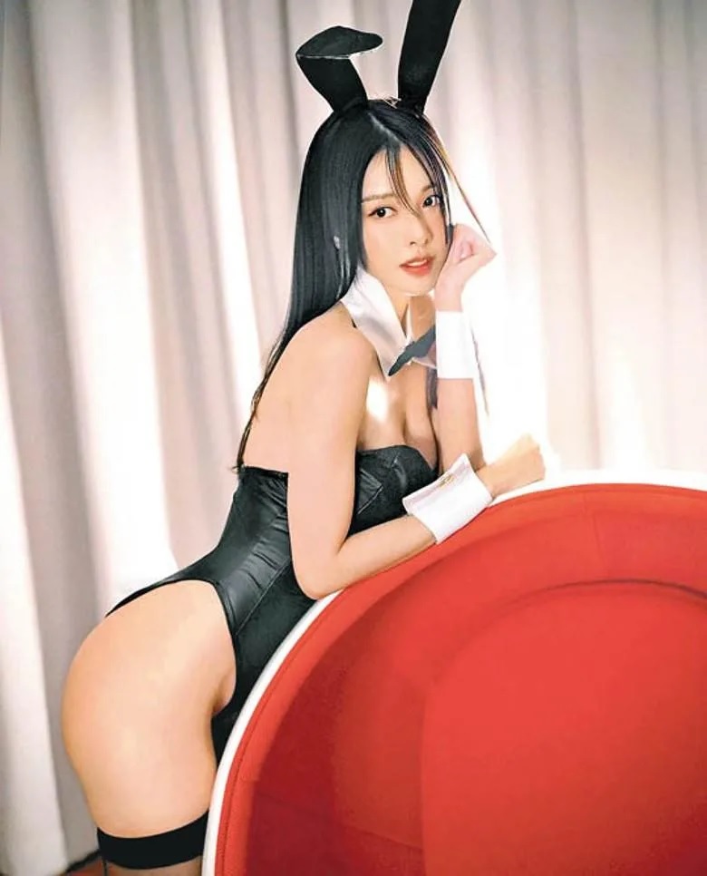 李元玲扮兔女郎黑絲誘惑.jpg
