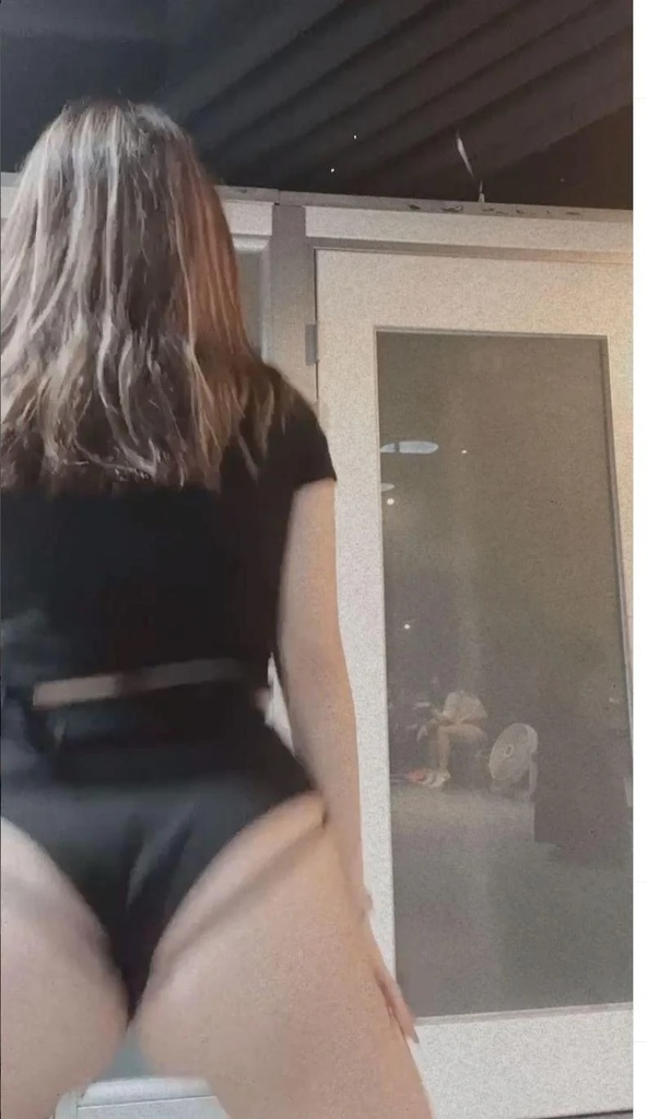 3 陳香菱15秒電臀秀讓粉絲陷入瘋狂。（圖／陳香菱IG）.jpg