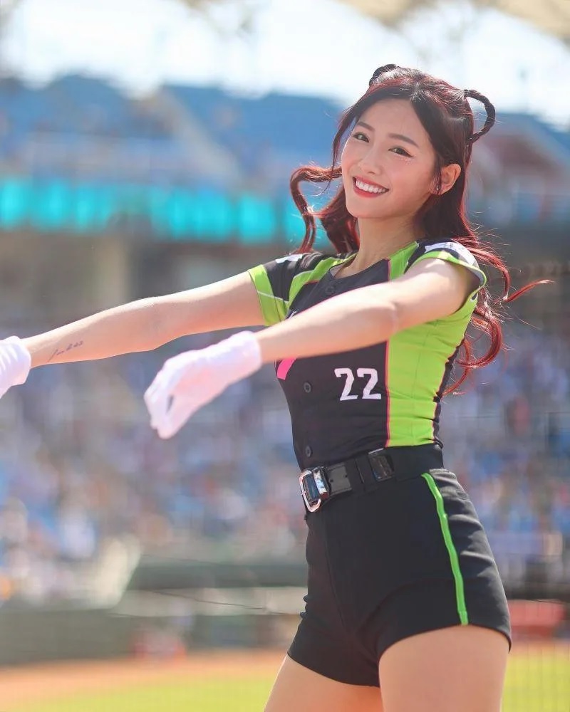 3 李恩菲（上圖）、巫苡萱被林襄捕捉。.jpg