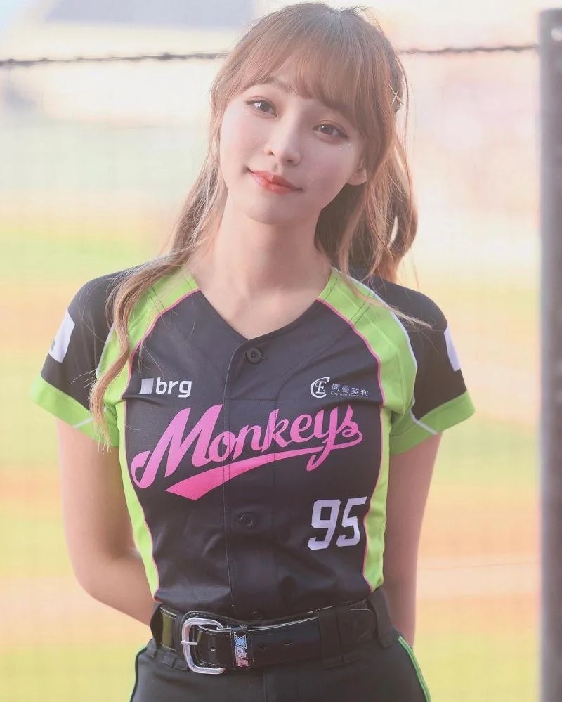 5 林襄加入樂天女孩1年多，人氣沸騰。（圖／林襄臉書）.jpg