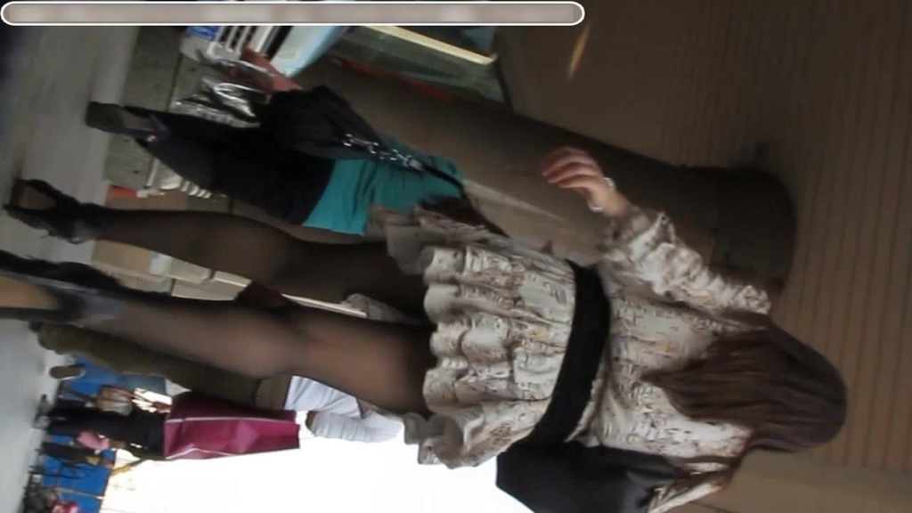 大街上跟拍的極品黑絲美少婦,性感內內就包了半個屁股,是男人都受不了 023.jpg.jpg