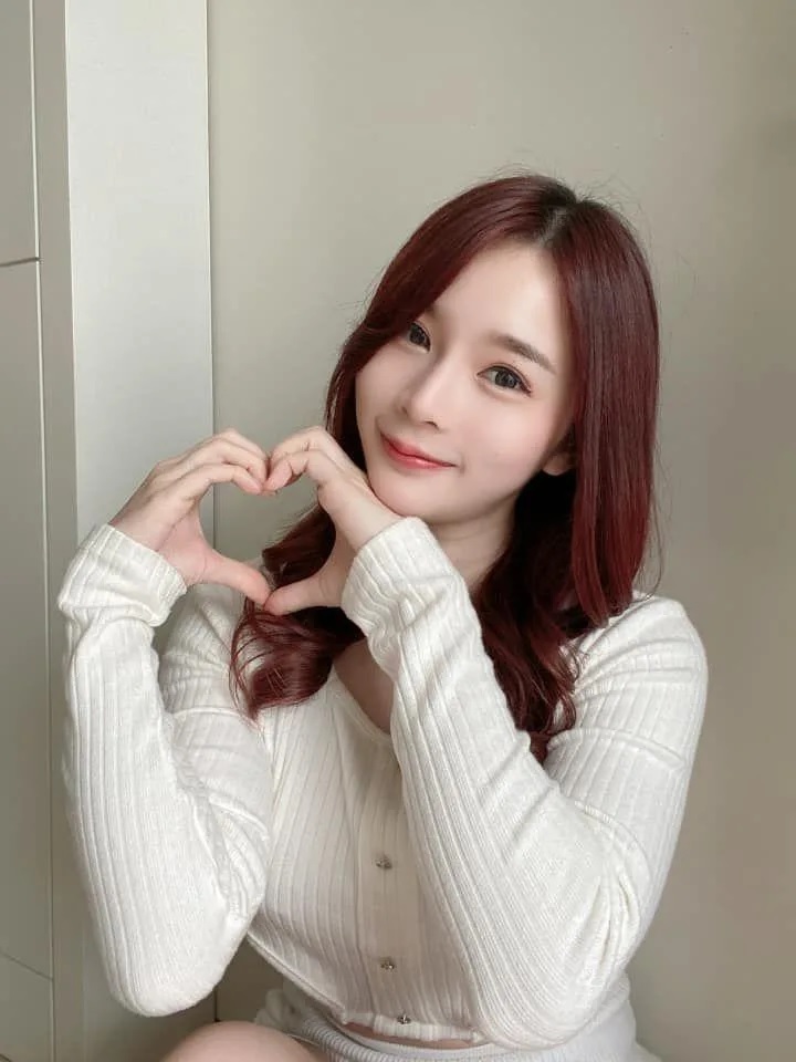 3 婉婷身材前凸後翹。.jpg