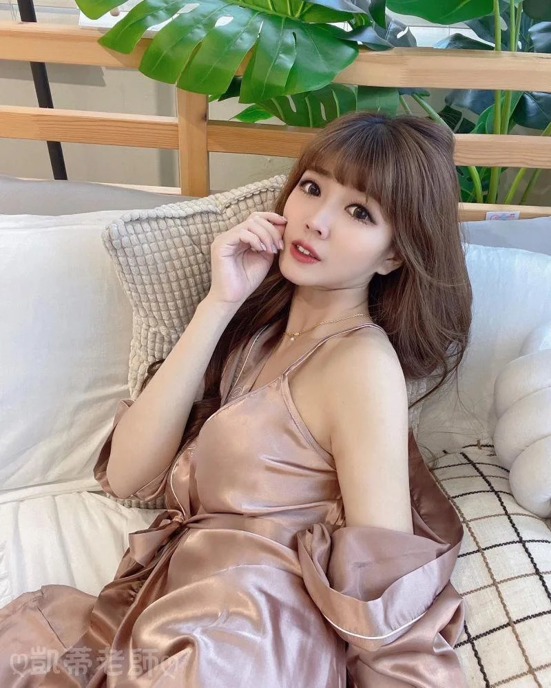 3 凱蒂外貌姣好、身材窈窕。（圖／凱蒂老師臉書）.jpg