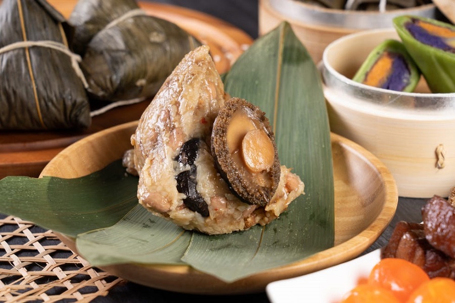 義大皇家酒店-xo醬鮑魚黑豚粽-完整鮮鮑入粽-1651041634 900.jpg