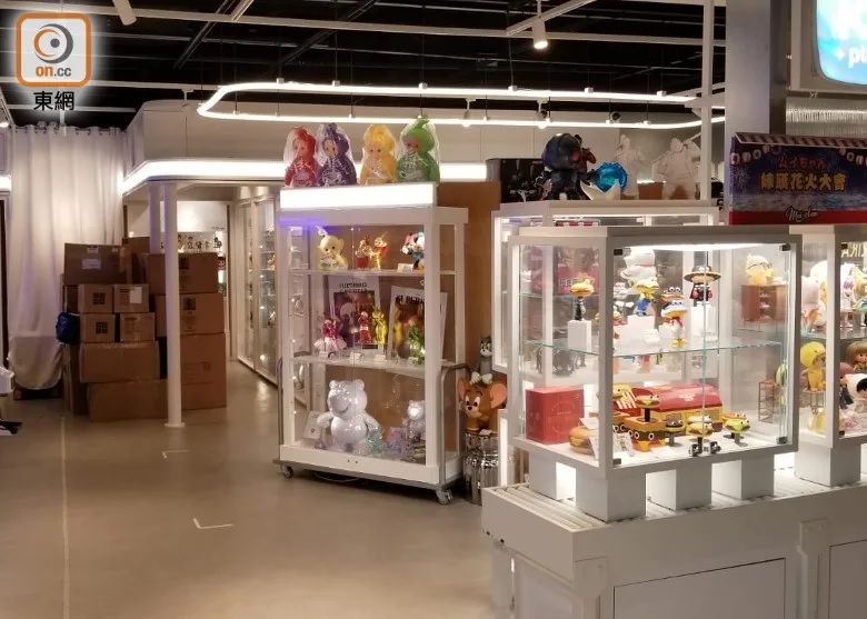 2 涉事玩具店如常開門。(吳鎮興攝).jpg