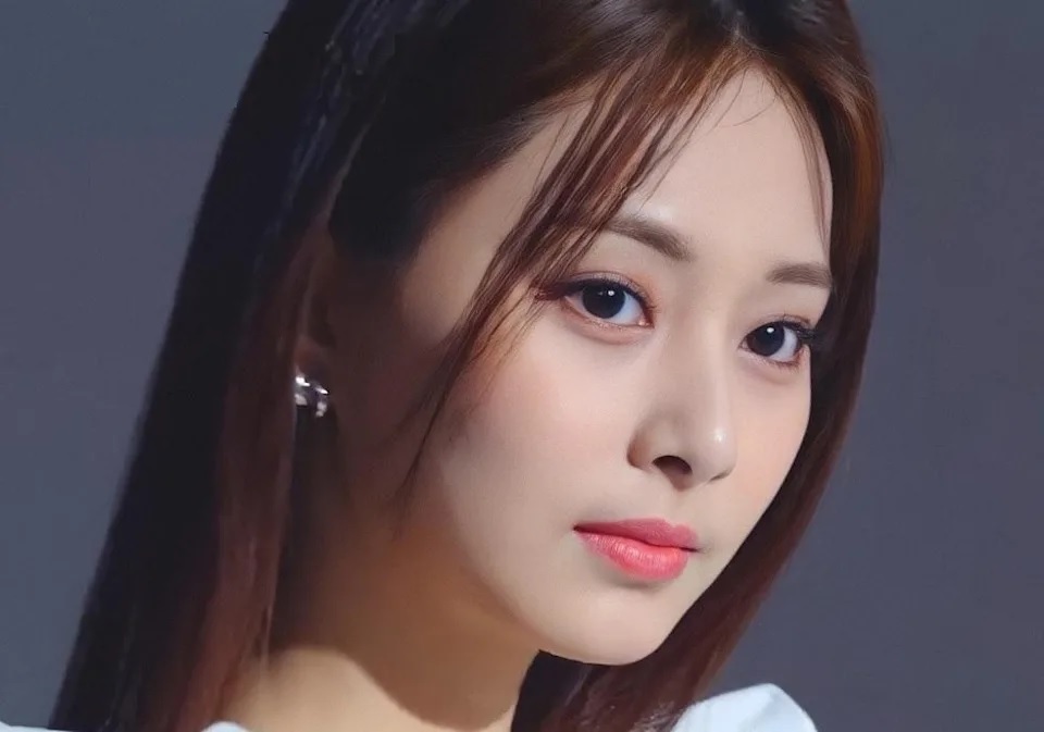 1 子瑜早前於官方IG拍片「咪眼」，電暈粉絲。.jpg