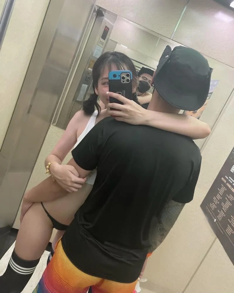 1 WaWa勾抱男友，大放閃光。（圖／wawa00321 IG）.jpg