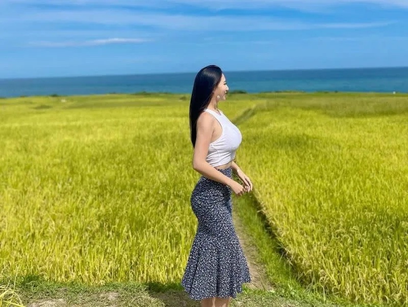 5 林采緹側身美照，凸顯傲人上圍。.jpg