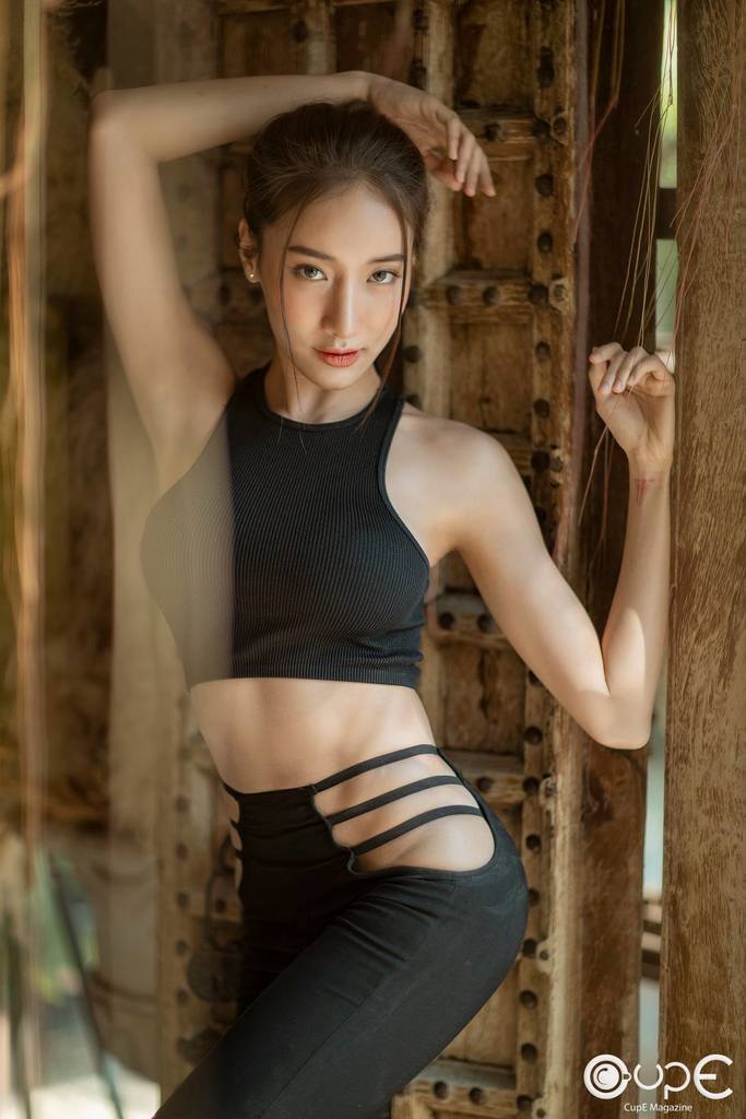 Pichana Yoosuk   -  102.jpg