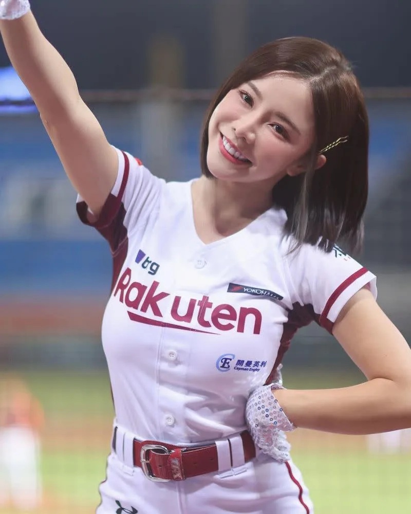 2 ▲巫苡萱是中華職棒樂天桃猿啦啦隊Rakuten Girls隊長。（圖／巫苡萱IG）.jpg.jpg