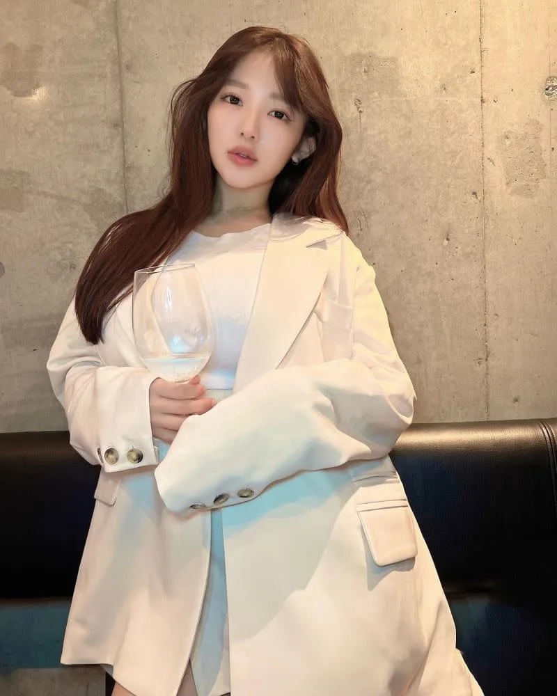 1 天木純憑小隻馬身型，在競爭激烈的日本寫真界殺出一條血路。.jpg