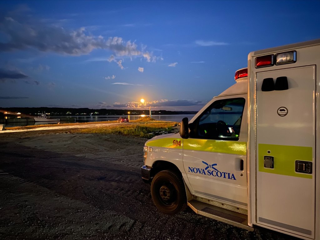 「超級月亮」搭配  皮克圖港  (Pictou Harbour) 加拿大.jpg