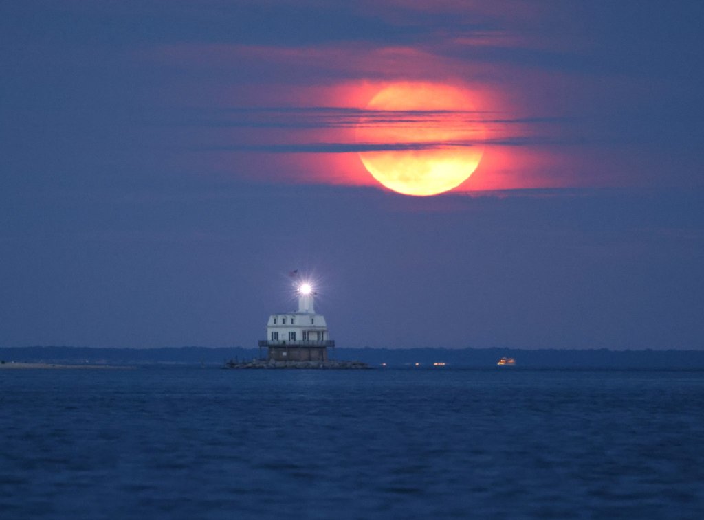 「超級月亮」搭配  長島 ( Long Island)  紐約.jpg