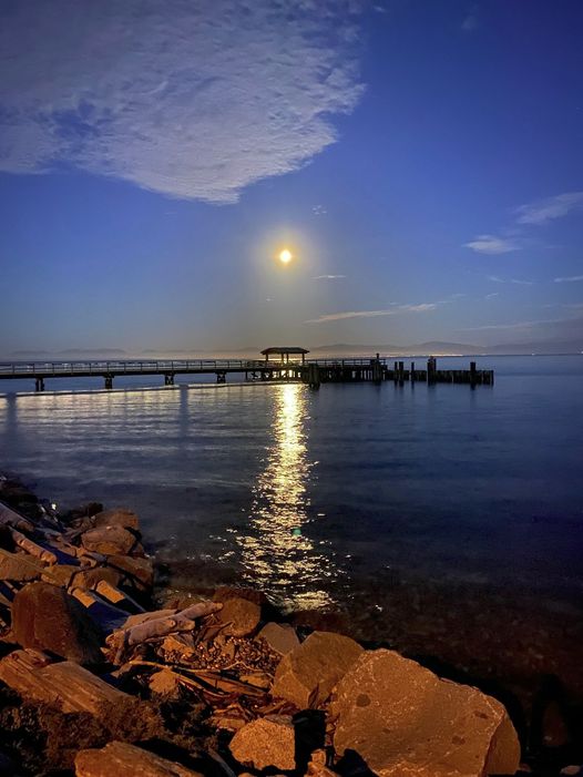 「超級月亮」搭配  溫哥華島 (Vancouver Island)  加拿大.jpg