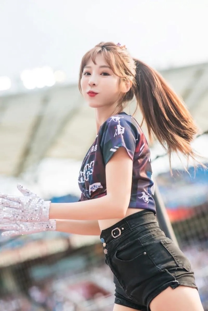 1 倪暄在Rakuten Girls服務10年。.jpg