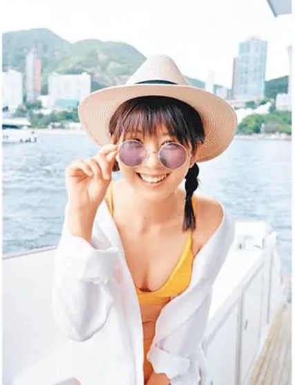 1 陳嘉慧出海Chill吓，點少得水着Look呢！.jpg