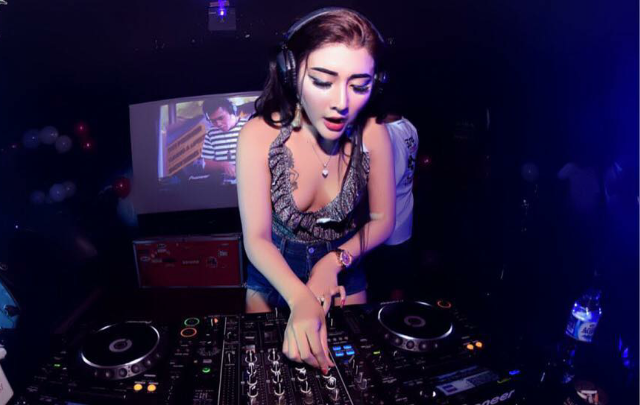 dj-ghina-chan-seksi-tapi-bukan-jual-tubuh-seksi-ini-foto-fotonya_m_80639.png