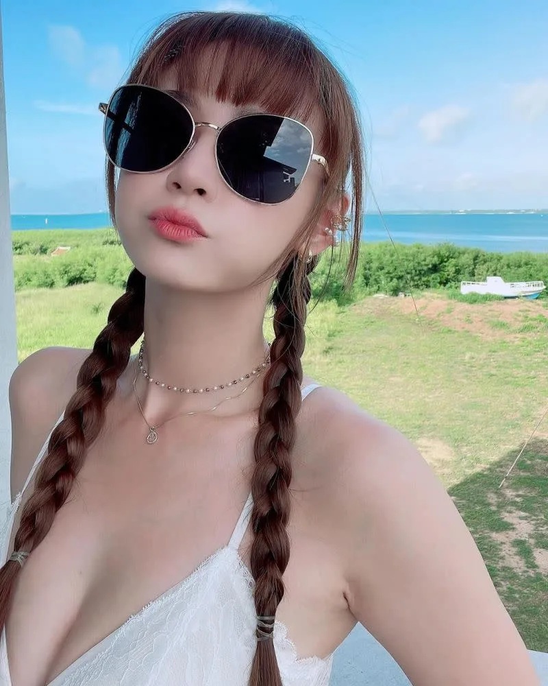 3 短今突露事業線，給粉絲福利。（圖／翻攝短今IG）.jpg