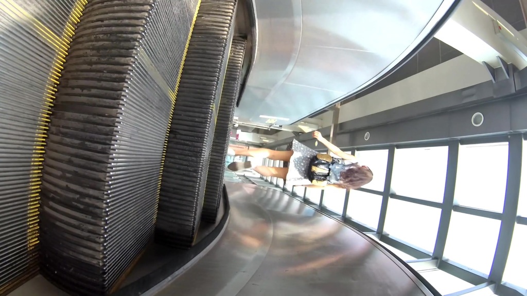 高鐵站偷拍六個美女和少婦裙底風光,清一色誘人白皙長腿和性感內內恨不得扒光撲上去(上 58.jpg.jpg