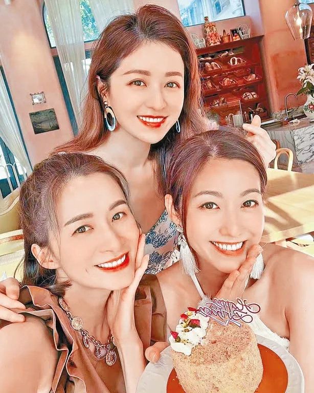 陳自瑤（右）懶理傳聞，昨日與好姊妹沈卓盈（左）、徐菁遙開心慶生。.jpg.jpg