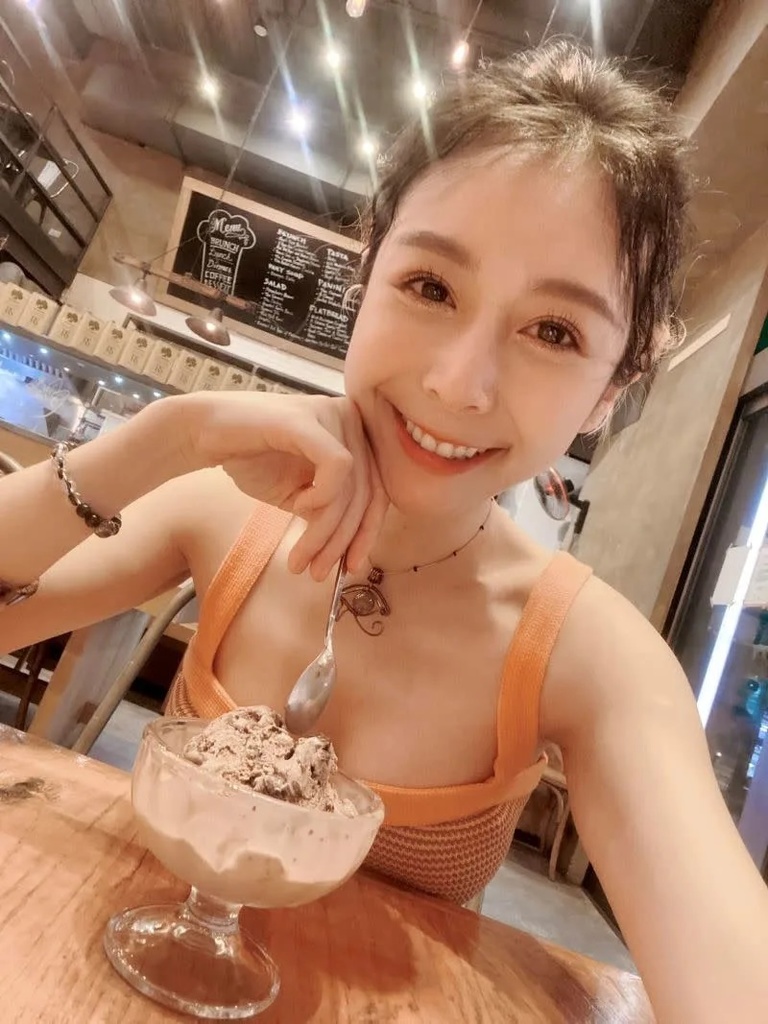 2 甜美女星Albee（范乙霏）。.jpg