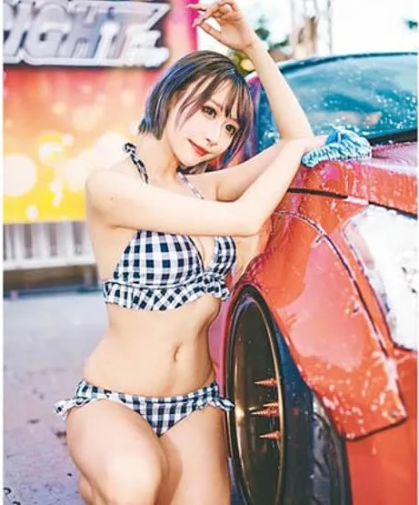 3 熱愛Cosplay的Bonnie，不時在網上派福利。.jpg