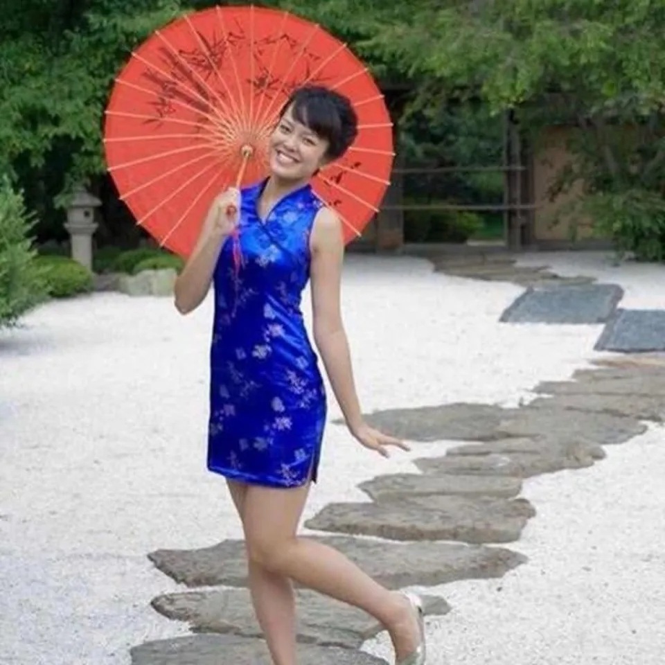 3 張曦雯昔日舊照，雙腿明顯粗壯。.jpg