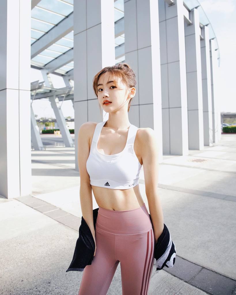 Qgal_334.jpg