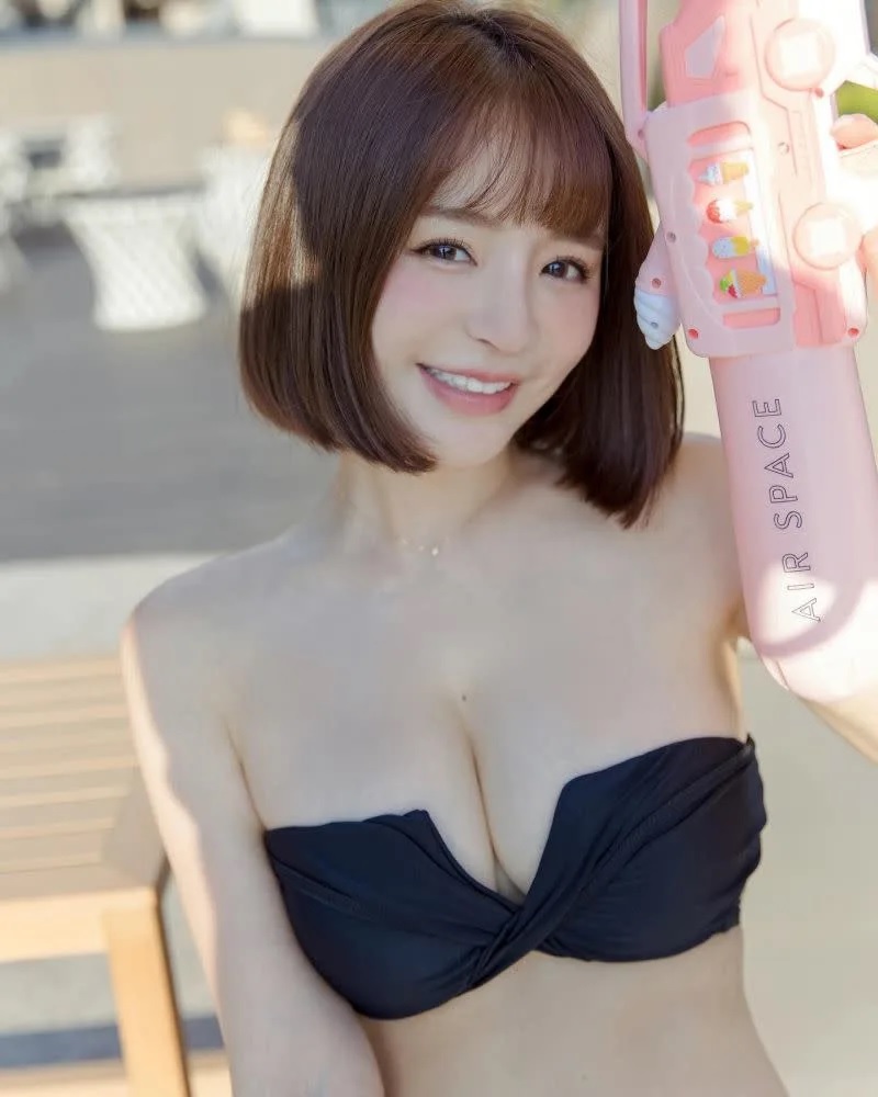 6 元元擁有E罩杯好身材。.jpg