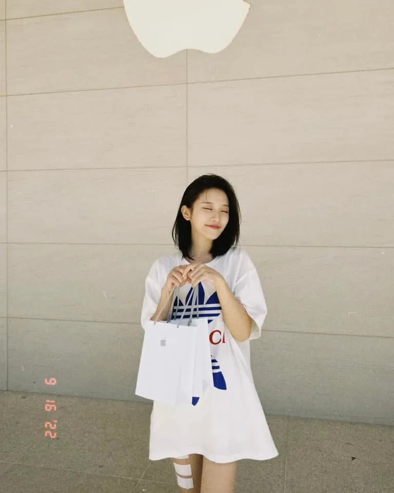 3 蔡瑞雪搶到iPhone新手機，露出心滿意足的微笑。.jpg