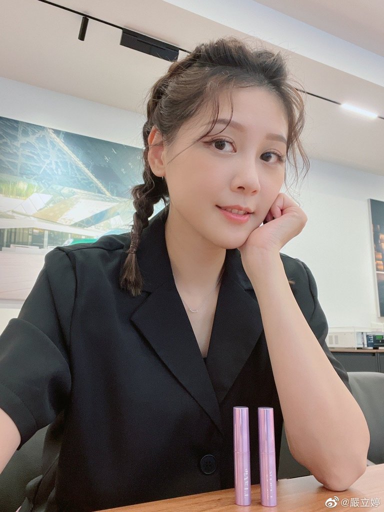 嚴立婷t.jpg